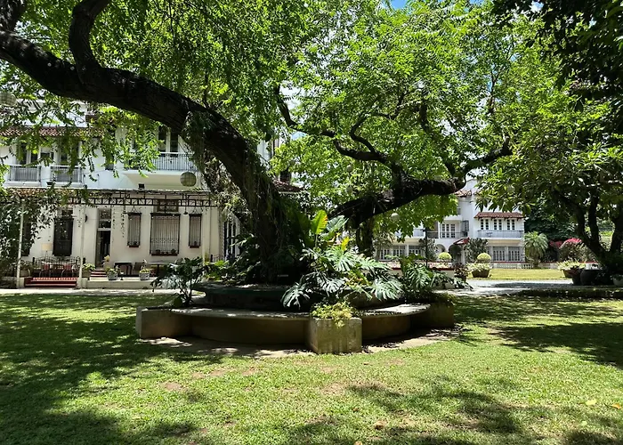 Miranamin Nest Rosal - Garden View In Unique Historic Estate With Indoor Plunge Pool, Self-service Breakfast, Guest Kitchen Apartment *