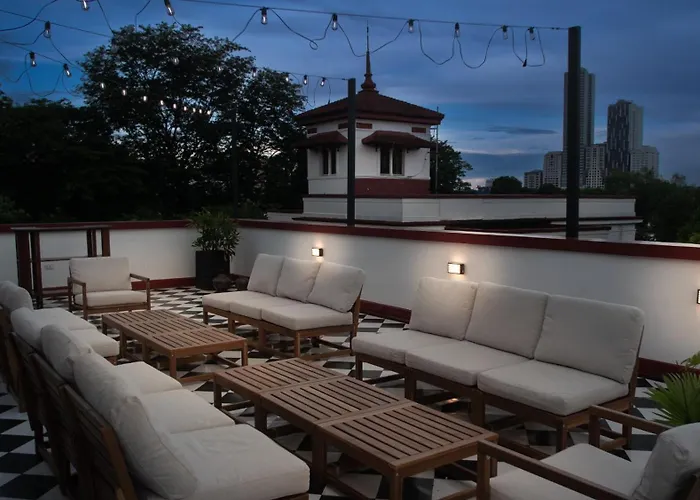Miranamin Nest Rosal - Garden View In Unique Historic Estate With Indoor Plunge Pool, Self-service Breakfast, Guest Kitchen Apartment *