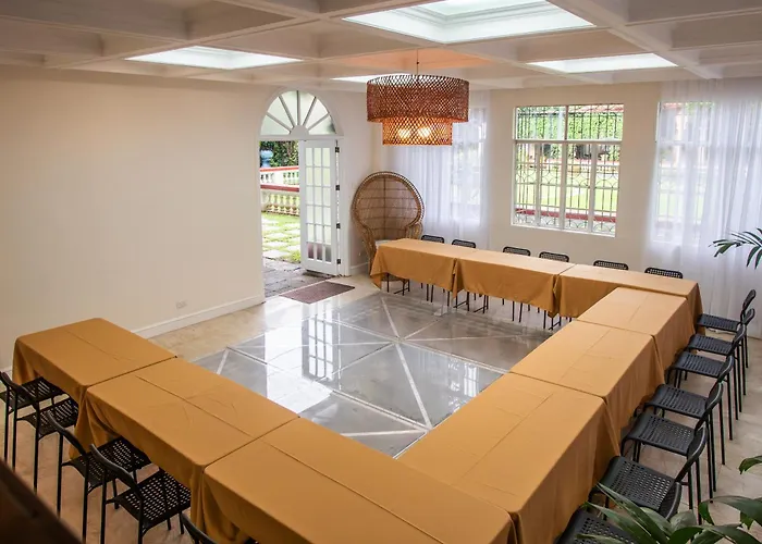 Miranamin Nest Rosal - Garden View In Unique Historic Estate With Indoor Plunge Pool, Self-service Breakfast, Guest Kitchen